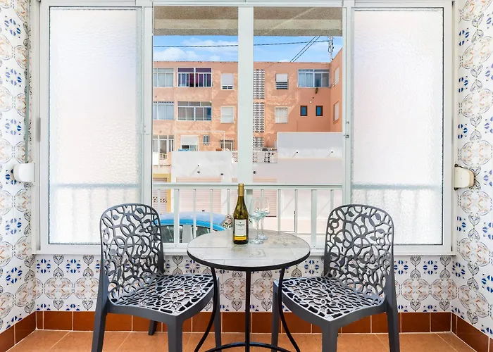 Redovan 1br 아파트